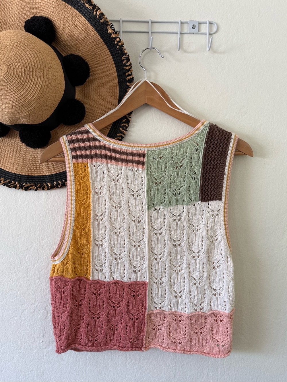 American Eagle Crochet Patchwork Button Up Sweater Vest Size Medium - Picture 9 of 16
